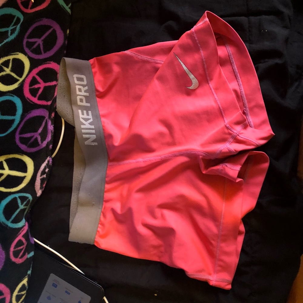 Nike pros women